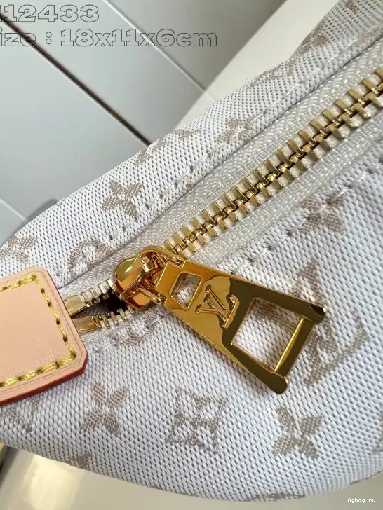 Hills Vuitton Pochette Louis 0327